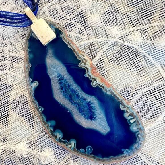 Vintage Blue Polished Genuine Geode Slab Necklace 16”-18” - Picture 10 of 11